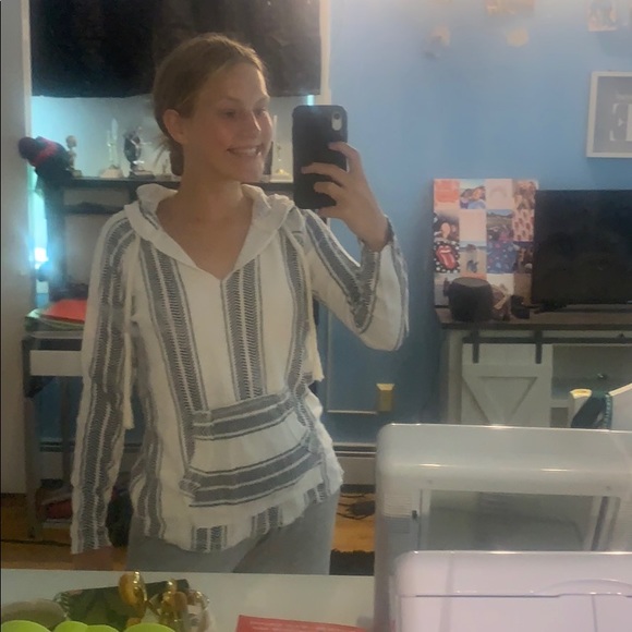stripped beach coverup sweatshirt - Picture 1 of 3